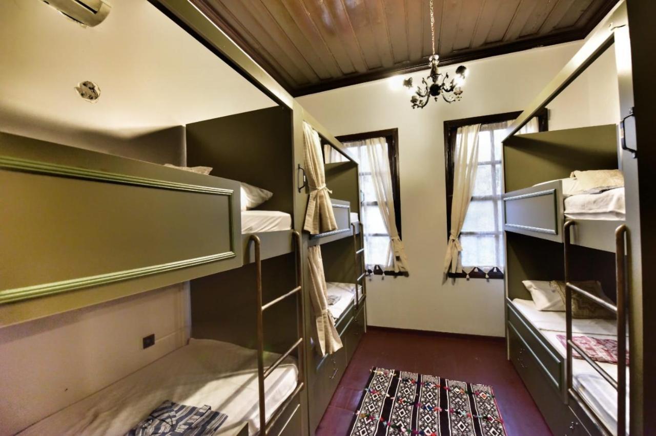 Lords Hostel & Pub Antalya Extérieur photo