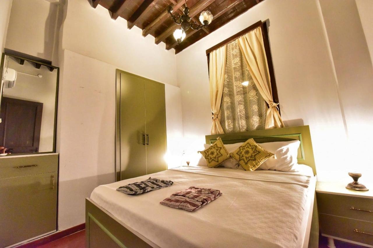 Lords Hostel & Pub Antalya Extérieur photo