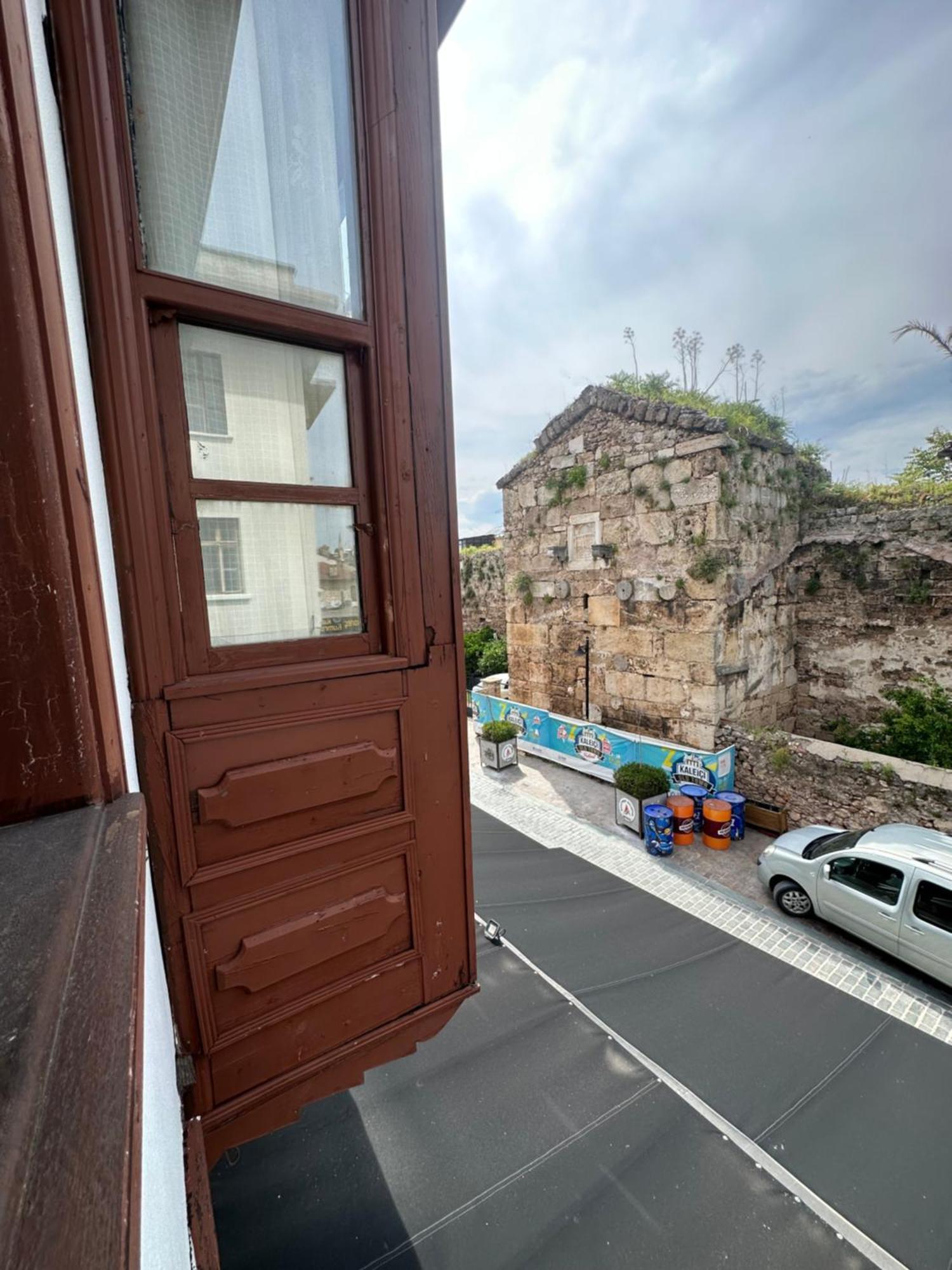 Lords Hostel & Pub Antalya Extérieur photo